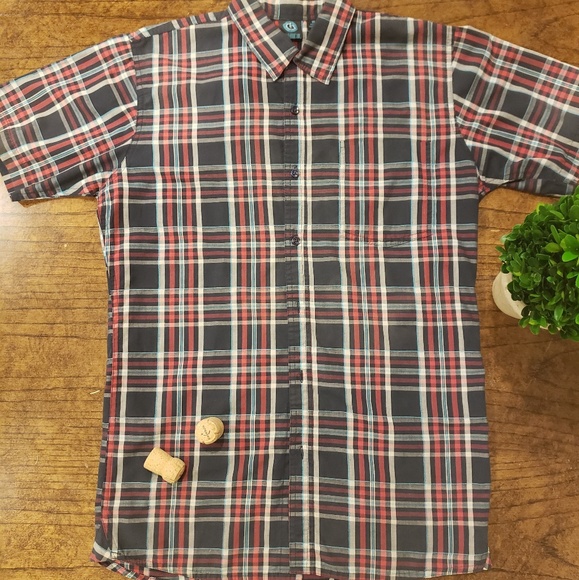 Burnside • Short Sleeve Button Down 🧥🏅 - Picture 2 of 5